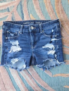 American Eagle The Dream Midi Distressed Denim Shorts Size 4 Dark Wash Raw Hem.